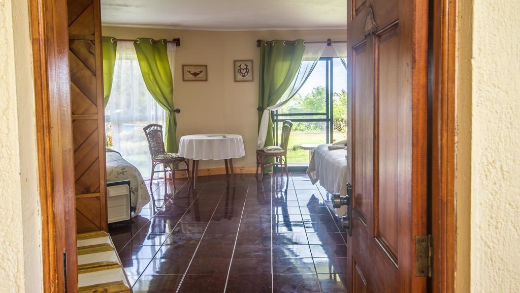Hotel O'Tai Hanga Roa Zewnętrze zdjęcie